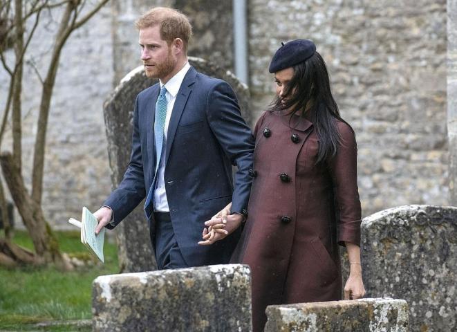 Ο πρίγκιπας Harry έγινε νονός και η Meghan δίπλα του λίγο πριν γεννήσει