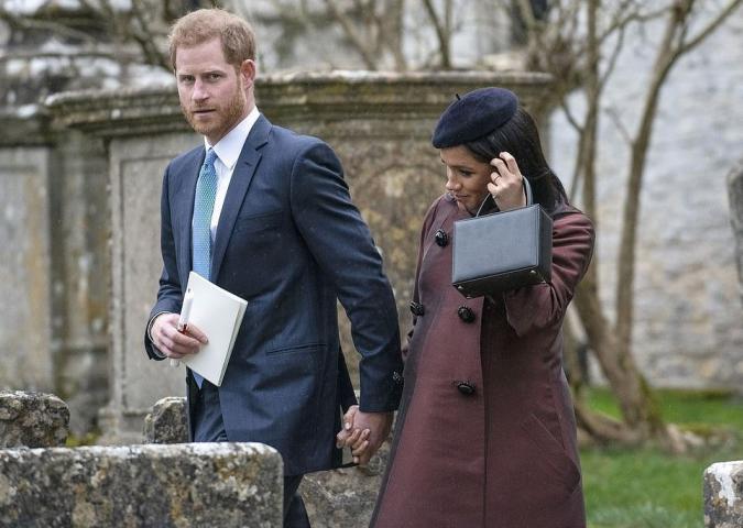 Ο πρίγκιπας Harry έγινε νονός και η Meghan δίπλα του λίγο πριν γεννήσει