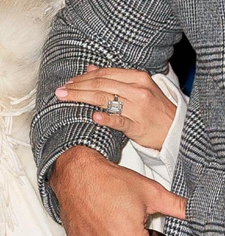 JLo και Alex Rodriguez σε casual έξοδο μια εβδομάδα μετά τον αρραβώνα τους