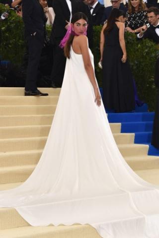 Τα εντυπωσιακά φορέματα από το Met Gala από πίσω