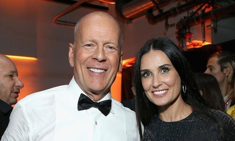Απίθανο! Ο Bruce Willis ξαναπαντρεύτηκε με την Demi Moore στο πλευρό του!