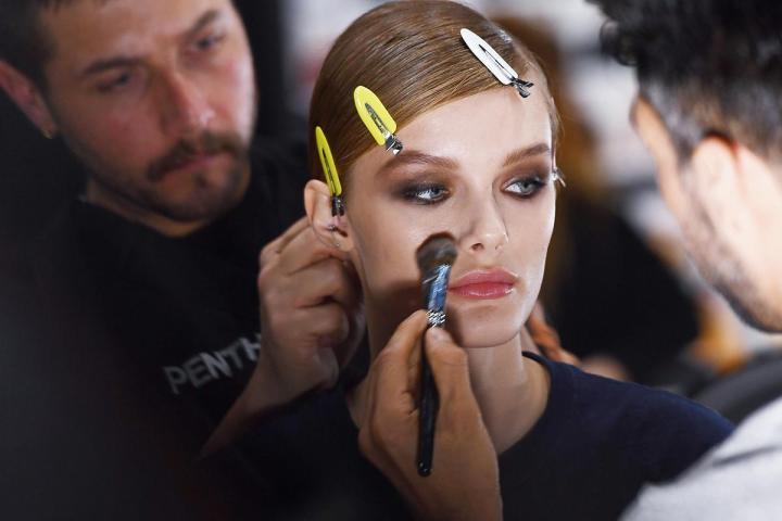 Βρήκαμε τα πιο οικονομικά make up που προσφέρουν φανταστική κάλυψη