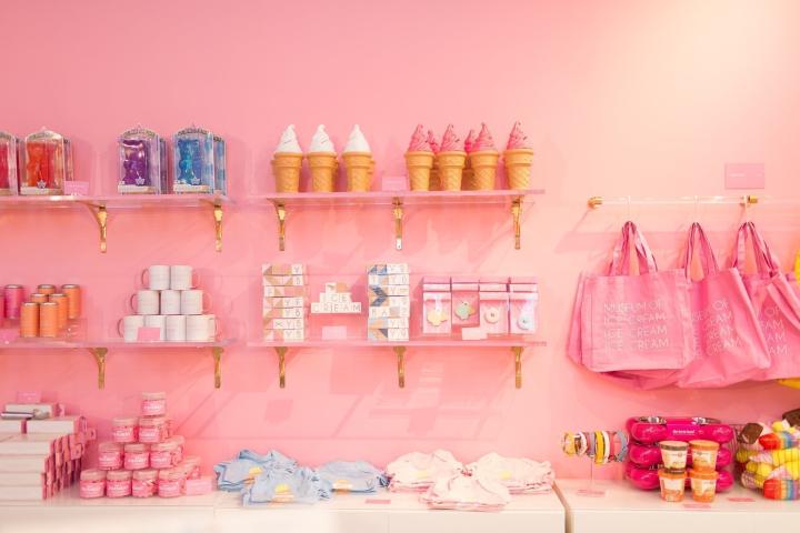 Το Museum of Ice Cream είναι πραγματικά εντυπωσιακό και πολύ ροζ Το Museum of Ice Cream είναι πραγματικά εντυπωσιακό και πολύ ροζ
