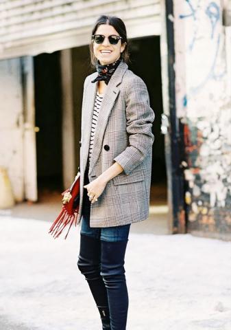 20 διαφορετικοί τρόποι για να φορέσεις το ανοιξιάτικο φουλάρι σου 20 διαφορετικοί τρόποι για να φορέσεις το ανοιξιάτικο φουλάρι σου