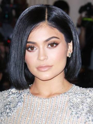 20 ιδέες για να κόψεις τα μαλλιά σου στο ύψος των ώμων ακολουθώντας το styling των stars