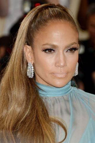 Τα καλύτερα beauty looks από το Met Gala 2017