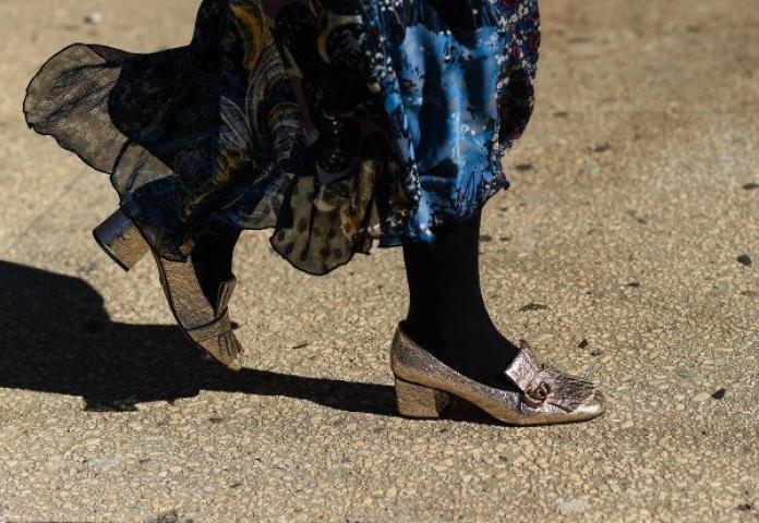 Grandma heels: 5 τρόποι να φορέσεις τα παπούτσια...της γιαγιάς και να εντυπωσιάσεις