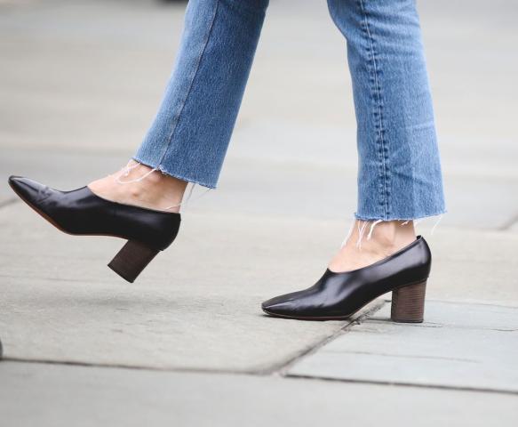 Grandma heels: 5 τρόποι να φορέσεις τα παπούτσια...της γιαγιάς και να εντυπωσιάσεις