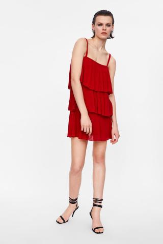 9 φορέματα από Zara, Topshop και H&M που ξεπουλάνε συνεχώς 9 φορέματα από Zara, Topshop και H&M που ξεπουλάνε συνεχώς