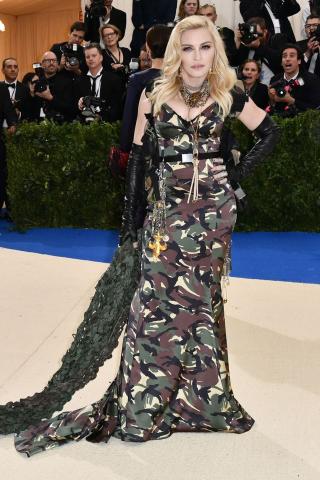 Met Gala 2017: Όλες οι εμφανίσεις από το κόκκινο χαλί