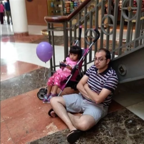 15 ξεκαρδιστικές εικόνες που αποδεικνύουν πώς βιώνει ένας άντρας τα ψώνια της αγαπημένης του