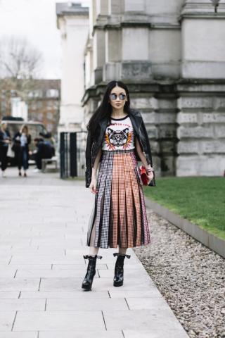 Το πιο δημοφιλές σχέδιο της άνοιξης θα θες να το φοράς από την κορυφή ως τα νύχια