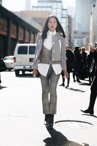 Το πιο δημοφιλές σχέδιο της άνοιξης θα θες να το φοράς από την κορυφή ως τα νύχια