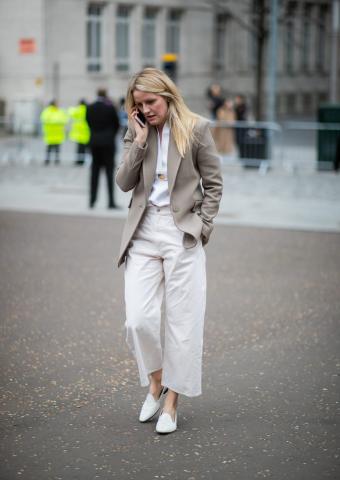 Yπάρχει ένα είδος τζιν που σε λίγο καιρό θα φοράνε όλοι και πρέπει να το αποκτήσεις πρώτη! Yπάρχει ένα είδος τζιν που σε λίγο καιρό θα φοράνε όλοι και πρέπει να το αποκτήσεις πρώτη!