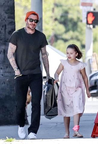 Η Harper Beckham μαζί με τον μπαμπά David για ψώνια – Τι έχει αλλάξει στη μικρή; Η Harper Beckham μαζί με τον μπαμπά David για ψώνια – Τι έχει αλλάξει στη μικρή;
