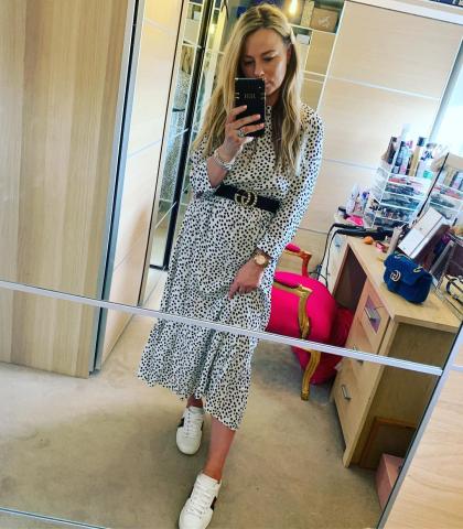 To φόρεμα των Zara που κοστίζει μόνο 40 ευρώ και έχει κατακλύσει το ίντερνετ