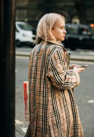 5 trends στις καμπαρντίνες της άνοιξης (+5 ανατρεπτικοί τρόποι για να τις φορέσεις)