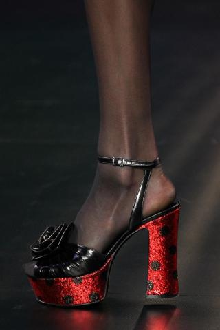 Chunky Platforms: Τα παπούτσια των 70's κάνουν δυναμικό comeback Chunky Platforms: Τα παπούτσια των 70's κάνουν δυναμικό comeback