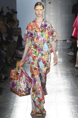 Spring/Summer 2017:Τα floral prints που κατέκλυσαν τα catwalks Spring/Summer 2017:Τα floral prints που κατέκλυσαν τα catwalks