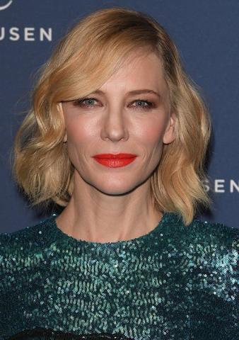 Θέλεις να κόψεις τα μαλλιά σου καρέ αλλά δεν θες να το παρακάνεις; Δες τι τολμούν και κάνουν οι stars!