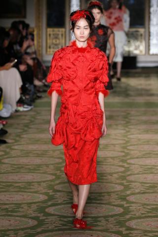 Τα top trends του Μαΐου! 10 κομμάτια-κλειδιά για κάθε γυναικεία γκαρνταρόμπα