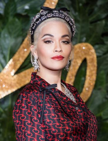 Πώς θα φορέσεις…τον Μάιο στα μαλλιά σου! Ιδέες που θα σε ξετρελάνουν Πώς θα φορέσεις…τον Μάιο στα μαλλιά σου! Ιδέες που θα σε ξετρελάνουν