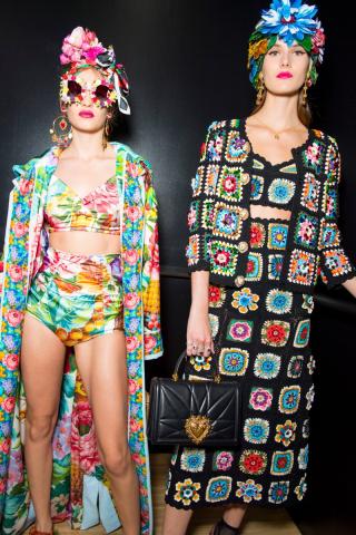 Πώς θα φορέσεις…τον Μάιο στα μαλλιά σου! Ιδέες που θα σε ξετρελάνουν Πώς θα φορέσεις…τον Μάιο στα μαλλιά σου! Ιδέες που θα σε ξετρελάνουν