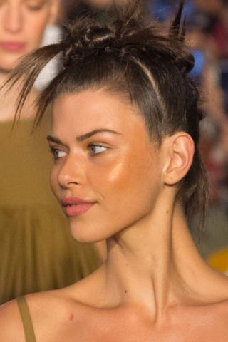 Όλες οι τάσεις στο μακιγιάζ του Μάη! Τα πιο σημαντικά tricks που πρέπει να ξέρεις 