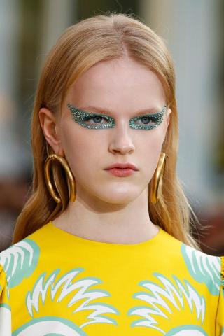 Όλες οι τάσεις στο μακιγιάζ του Μάη! Τα πιο σημαντικά tricks που πρέπει να ξέρεις 