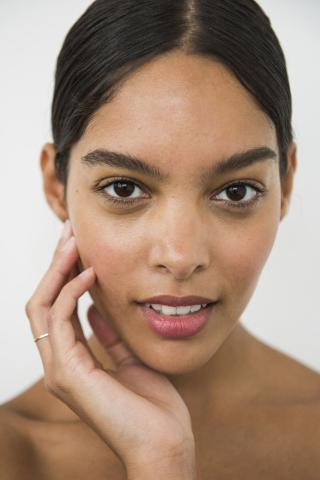 Όλες οι τάσεις στο μακιγιάζ του Μάη! Τα πιο σημαντικά tricks που πρέπει να ξέρεις 