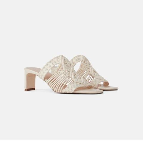 Tα πλεκτά ρούχα που ξεχωρίσαμε και θα σε βάλουν σε mood καλοκαιριού