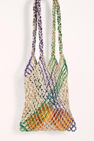 Tα πλεκτά ρούχα που ξεχωρίσαμε και θα σε βάλουν σε mood καλοκαιριού