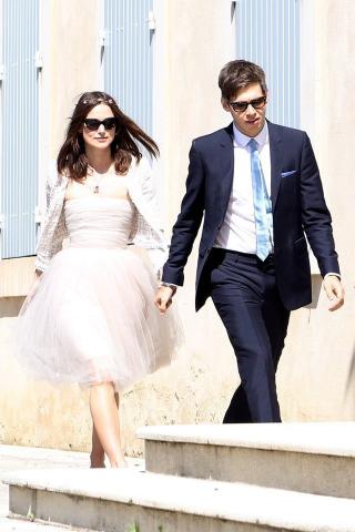 10+1 celebrity νύφες που δεν φόρεσαν λευκό νυφικό