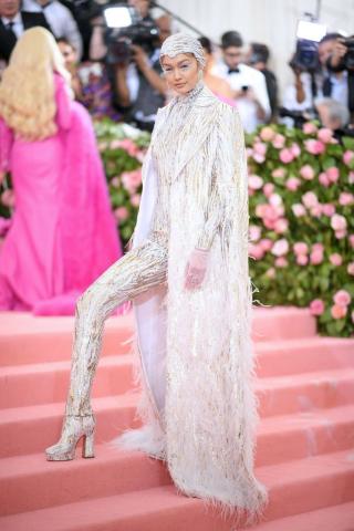 Met Gala 2019: Οι καλύτερες και πιο εκκεντρικές εμφανίσεις από το κόκκινο χαλί