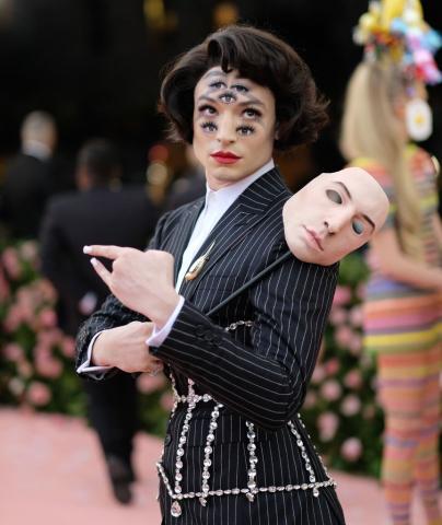 Met Gala 2019: Οι καλύτερες και πιο εκκεντρικές εμφανίσεις από το κόκκινο χαλί