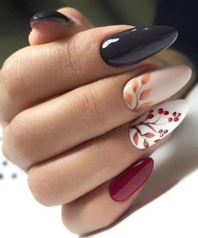 Φλοράλ νύχια: Τα σχέδια που έχουν λατρέψει αμέτρητες γυναίκες σε όλο τον κόσμο Φλοράλ νύχια: Τα σχέδια που έχουν λατρέψει αμέτρητες γυναίκες σε όλο τον κόσμο