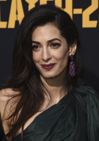 Το ζεύγος Clooney έκανε υποδειγματική εμφάνιση – George, μεγαλώνεις κι ομορφαίνεις