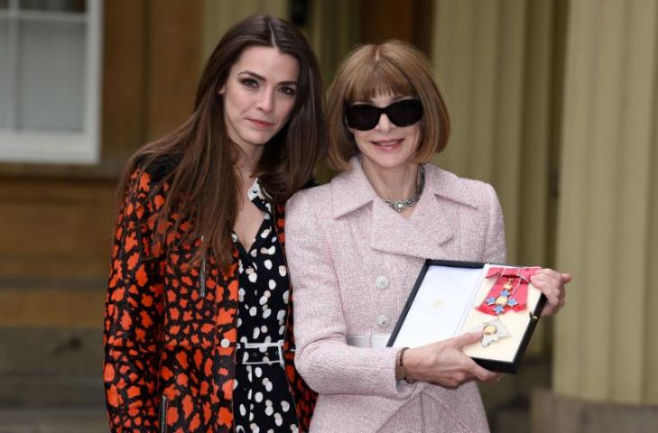Anna Wintour: Τιμήθηκε από το παλάτι με τον τίτλο «Dame»