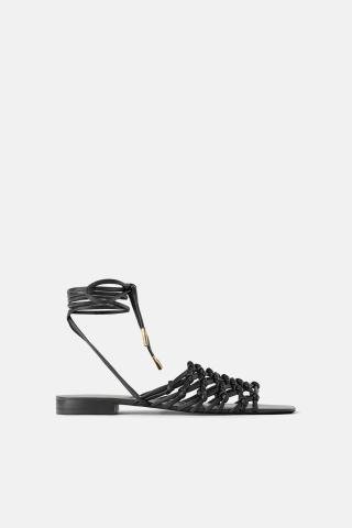 Τα παπούτσια των Zara στα οποία οφείλεις μια προσεκτική ματιά