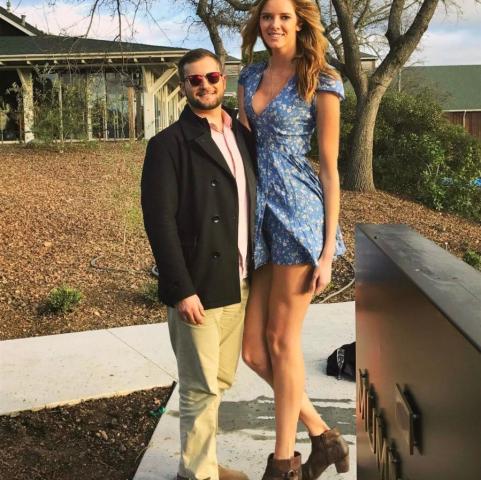 Η γυναίκα με τα μακρύτερα πόδια στον κόσμο που έχουν απορρίψει δεκάδες πρακτορεία μοντέλων Η γυναίκα με τα μακρύτερα πόδια στον κόσμο που έχουν απορρίψει δεκάδες πρακτορεία μοντέλων