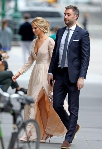 Έλαμψε η Jennifer Lawrence στο πάρτυ των αρραβώνων της Έλαμψε η Jennifer Lawrence στο πάρτυ των αρραβώνων της