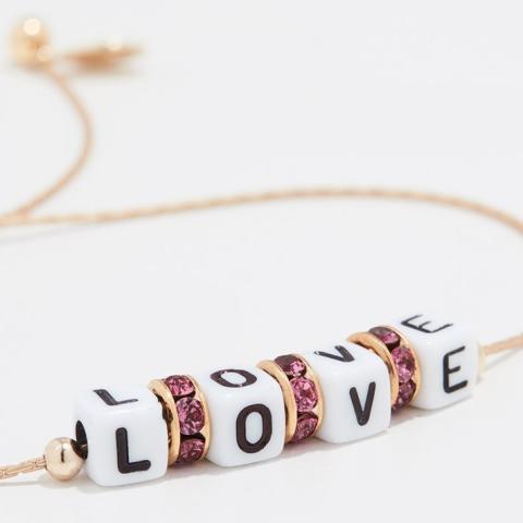 Υπάρχει μια νέα τάση στα αξεσουάρ που θα σε κάνει να νοσταλγήσεις τις παιδικές σου φίλες! Υπάρχει μια νέα τάση στα αξεσουάρ που θα σε κάνει να νοσταλγήσεις τις παιδικές σου φίλες!