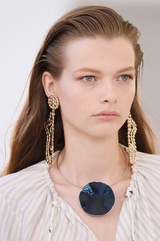 Οι καλύτεροι στιλίστες παγκοσμίως ψηφίζουν τα αγαπημένα τους κουρέματα για το καλοκαίρι του 2019