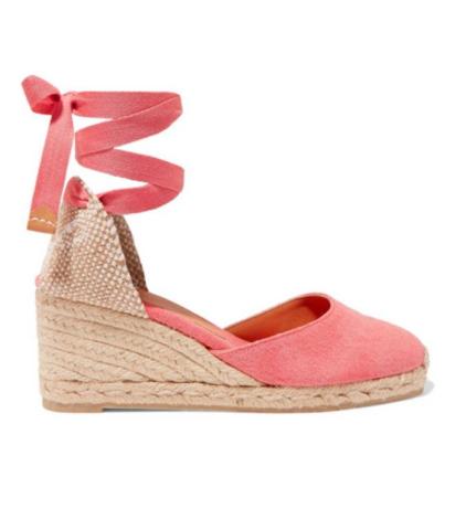 Σου δείχνουμε τα 8 παπούτσια που ταιριάζουν με όλα τα φορέματα του καλοκαιριού!