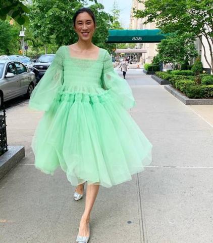 Σου δείχνουμε τα 8 παπούτσια που ταιριάζουν με όλα τα φορέματα του καλοκαιριού!