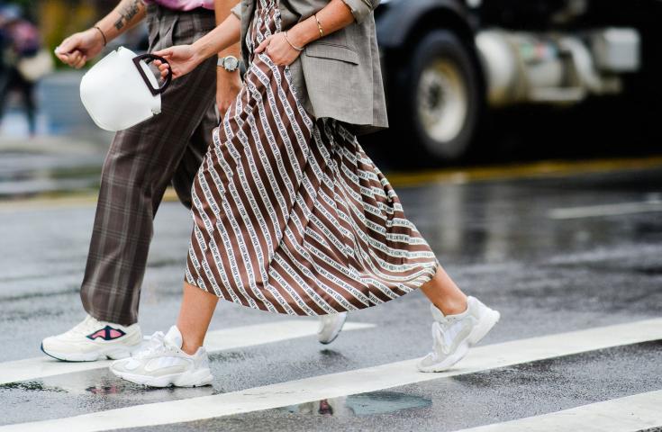 Σου δείχνουμε τα 8 παπούτσια που ταιριάζουν με όλα τα φορέματα του καλοκαιριού!