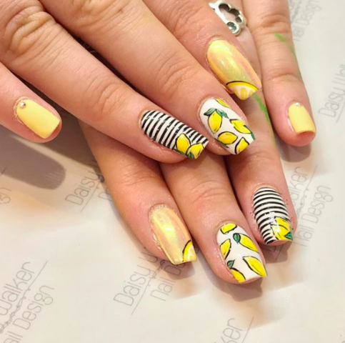 Οι πιο φρουτένιες ιδέες για ανοιξιάτικα και καλοκαιρινά μανικιούρ