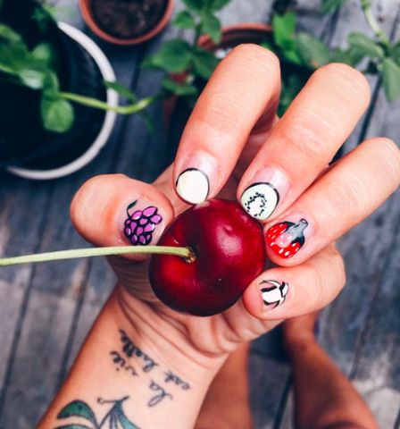 Οι πιο φρουτένιες ιδέες για ανοιξιάτικα και καλοκαιρινά μανικιούρ