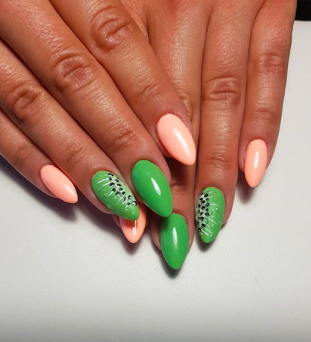 Οι πιο φρουτένιες ιδέες για ανοιξιάτικα και καλοκαιρινά μανικιούρ
