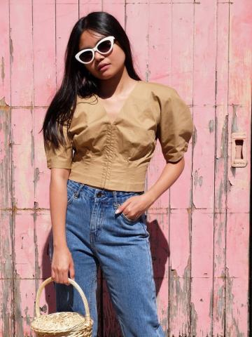 Αυτή είναι η νέα τάση στα tops που δεν θα εγκρίνει η γιαγιά σου αλλά θα λατρέψει το αγόρι σου